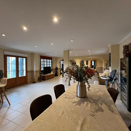 With Private Pool & Bbq, Close To The * Аликанте