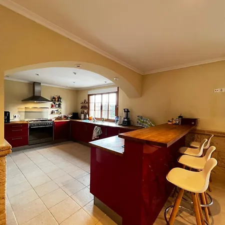 With Private Pool & Bbq, Close To The لقنت