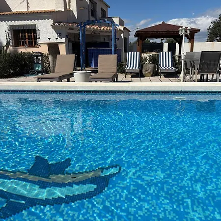 With Private Pool & Bbq, Close To The Шале *