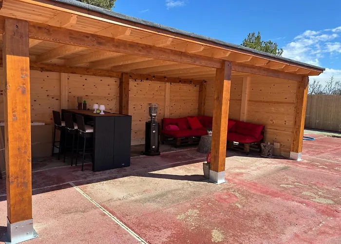 Шале With Private Pool & Bbq, Close To The