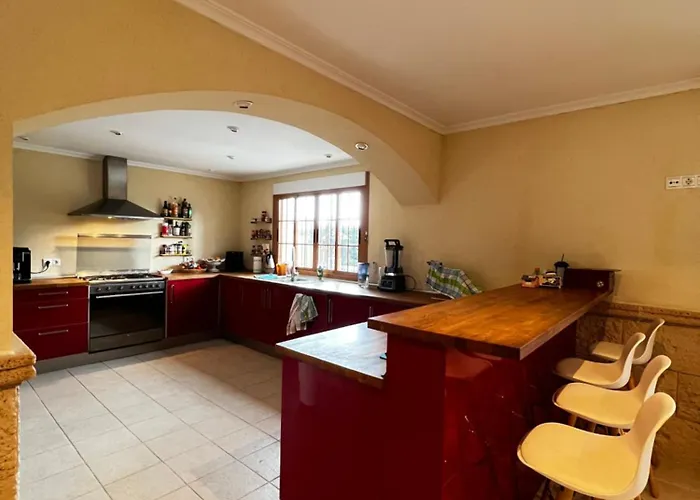 With Private Pool & Bbq, Close To The Аликанте
